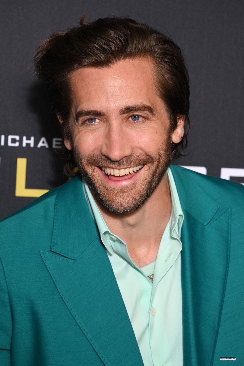 gyllenhaald4ily's tweet photo. #JakeGyllenhaal at the ‘Ambulance’ premiere in Paris (2022) 🩵 https://t.co/3TbIc8dxcZ