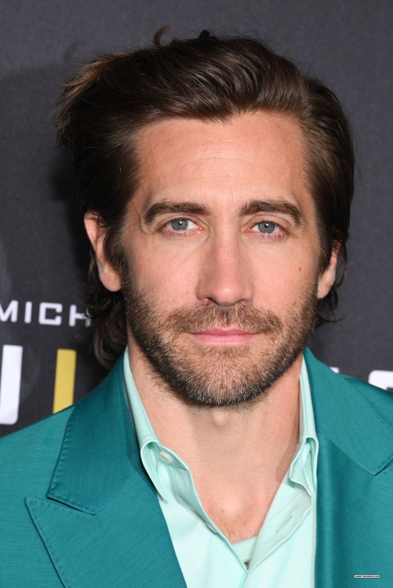 gyllenhaald4ily's tweet photo. #JakeGyllenhaal at the ‘Ambulance’ premiere in Paris (2022) 🩵 https://t.co/3TbIc8dxcZ