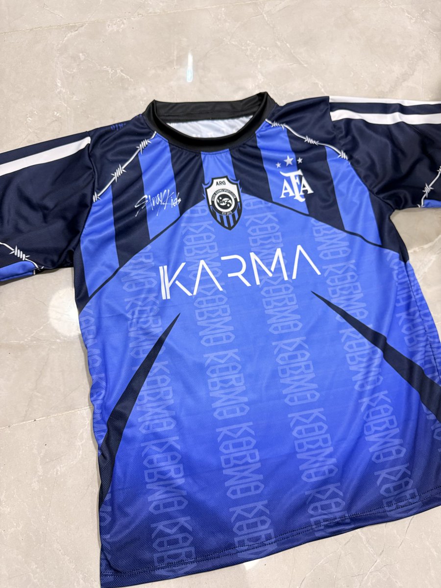 knowschannie's tweet photo. Y AHORA LA DE KARMAA, apenas pueda me armo los outfits y les muestro 👉🏻👈🏻  
los colores me matan, quedó perfecta https://t.co/xmwt6uAQa4