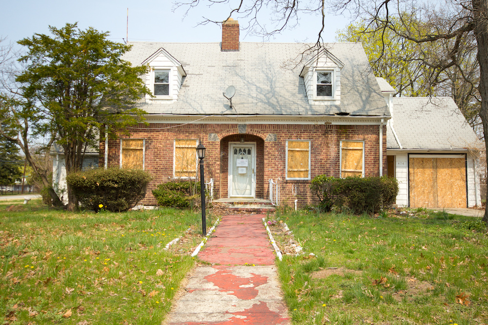 AthensTXRealtor's tweet photo. Six Ways Your Neighbor Can Sabotage Your Home Sale https://t.co/OxB9uTv53r https://t.co/vND52qZfp7