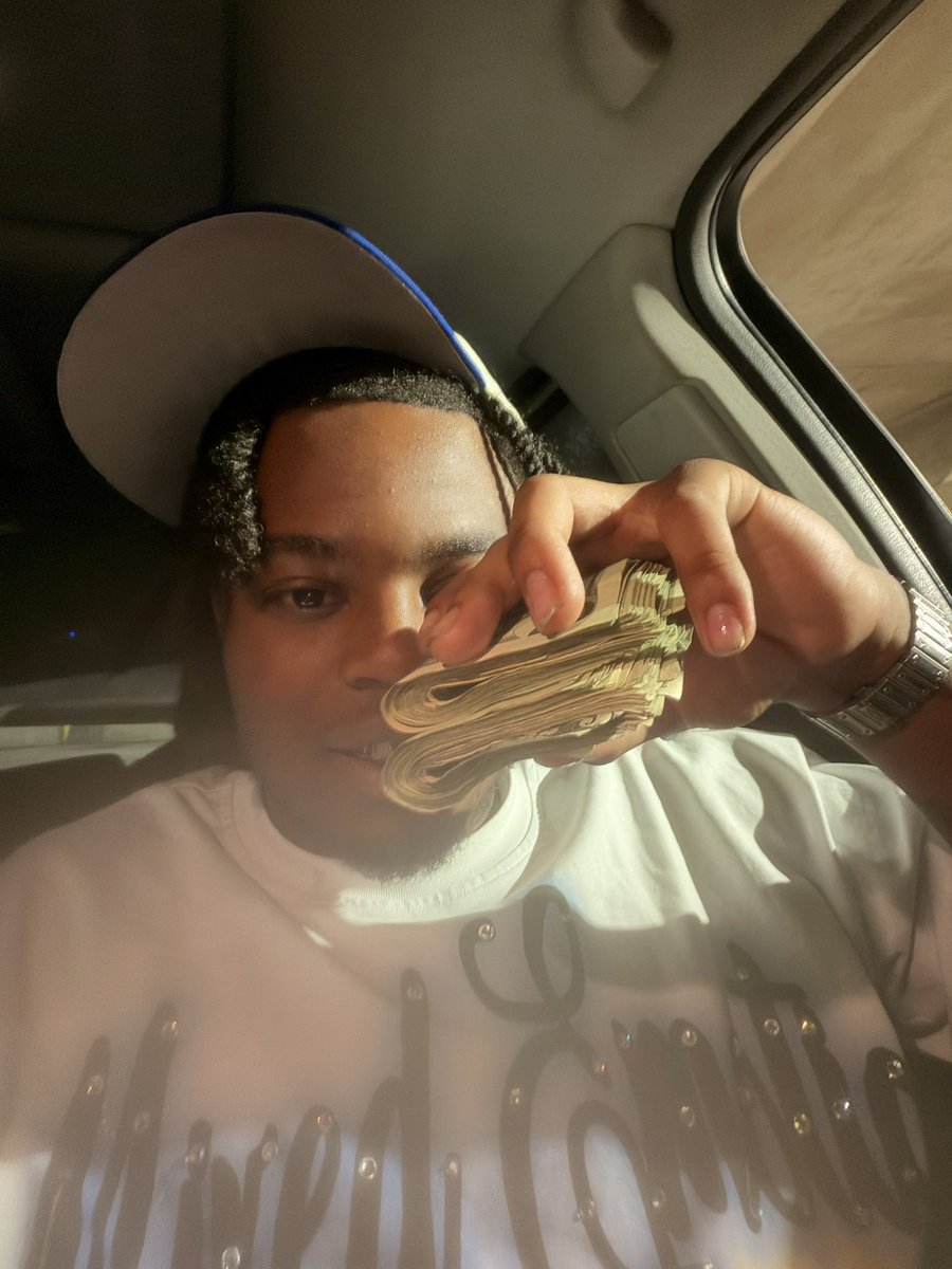 fettychaser1's tweet photo. Idk https://t.co/zqmHA57v0P