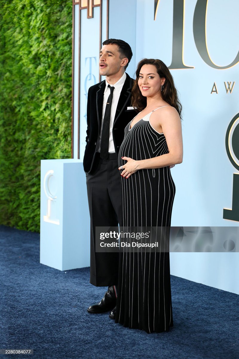 gabi_fcrf's tweet photo. christopher e a Minha esposa mãe de menina https://t.co/8dbnEr9fZa