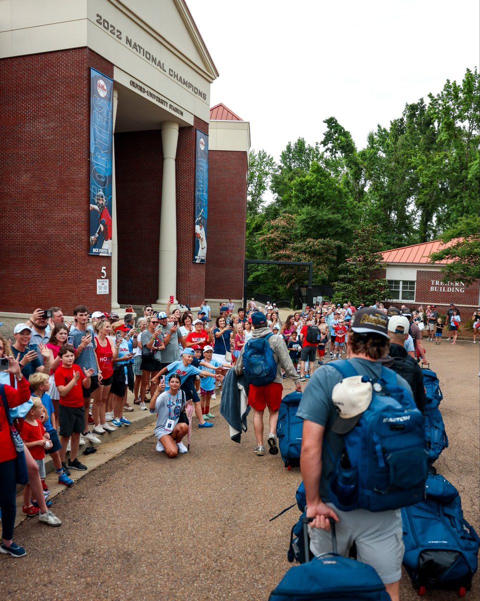 OleMissBSB's tweet photo. Good to be home 🏡 

Thank you fans for welcoming us back to Swayze! https://t.co/yg9RvrTC6U