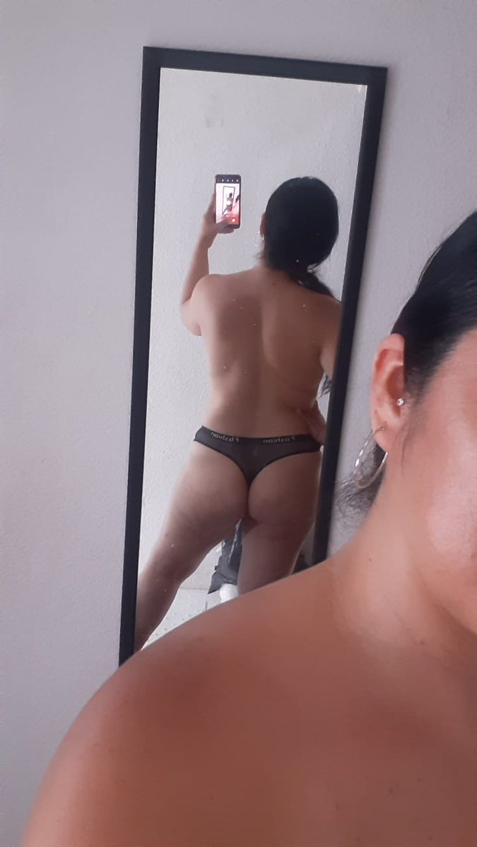 FridayGabo's tweet photo. #hotwife #esposaputitaenlencería #putiesposá #tangadeldía 
Que tal cual les gusta más negro o beige? https://t.co/iiKR6uN5eg