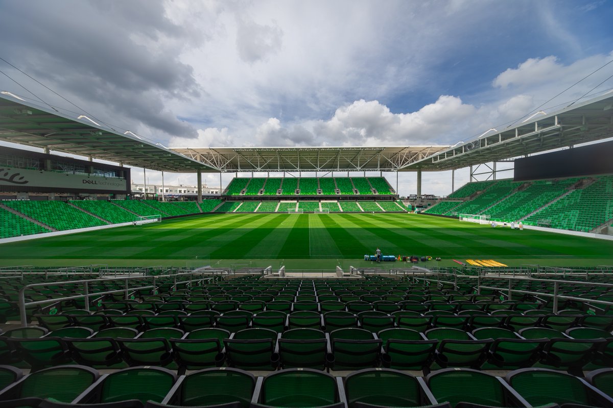 SaudiNT's tweet photo. ملعب Q2 جاهز لتدريباتنا اليوم. 🌤💯
#قدام_بنفس_الروح | #FIFAWorldCup https://t.co/lmlPmG3a1C