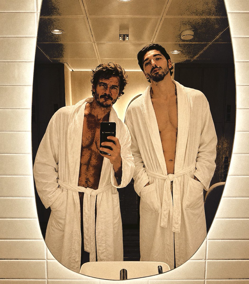 hxrmxzx's tweet photo. 𝐈𝐈.         @guiltyzones 

        ❝ Mi muchacho sabe como complacerme ❞ https://t.co/Wz4lGU91d3