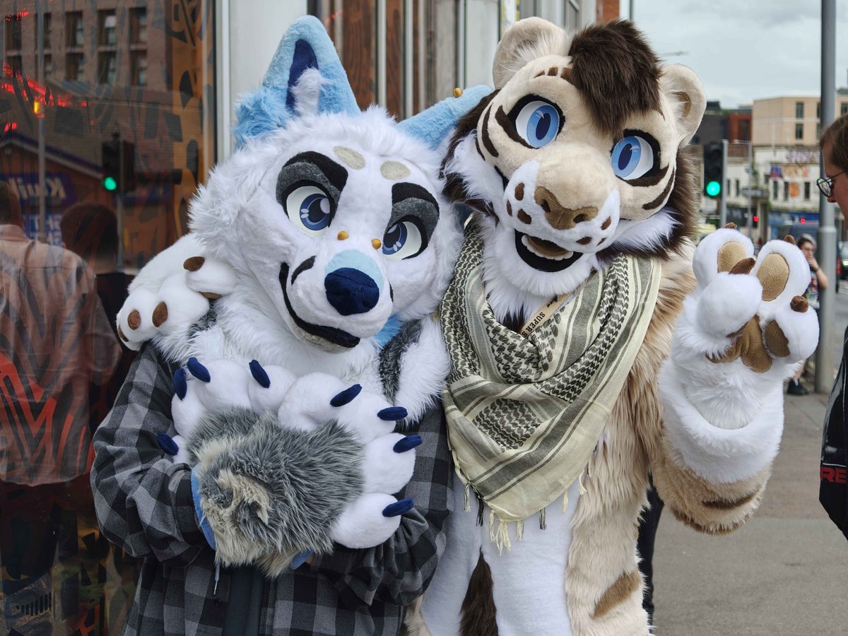 AriehArctic's tweet photo. Some more pictures from #Nottsfurs Also some pictures with @thebarkmage @aurastyx & @Squillrell https://t.co/wWqe0MAz4U