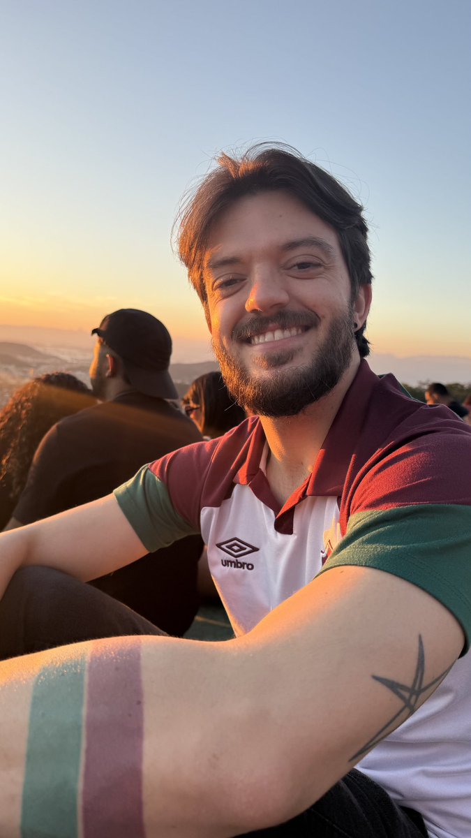 ffcjuliab's tweet photo. faz um ano desse tweet e eu sigo ainda mais na mão dele. te amo mais que tudo, neneco 💙 https://t.co/htDZT9JLEc
