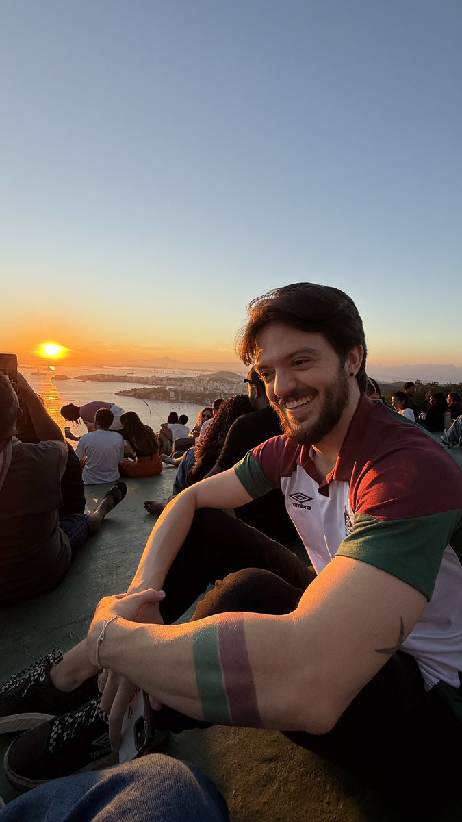 ffcjuliab's tweet photo. faz um ano desse tweet e eu sigo ainda mais na mão dele. te amo mais que tudo, neneco 💙 https://t.co/htDZT9JLEc