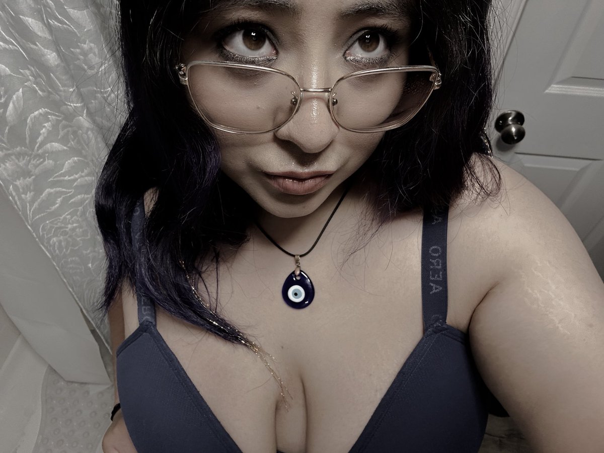 mangohpper's tweet photo. pls say i’m pretty  😔

#oomfs #moots https://t.co/IermxsEAqO