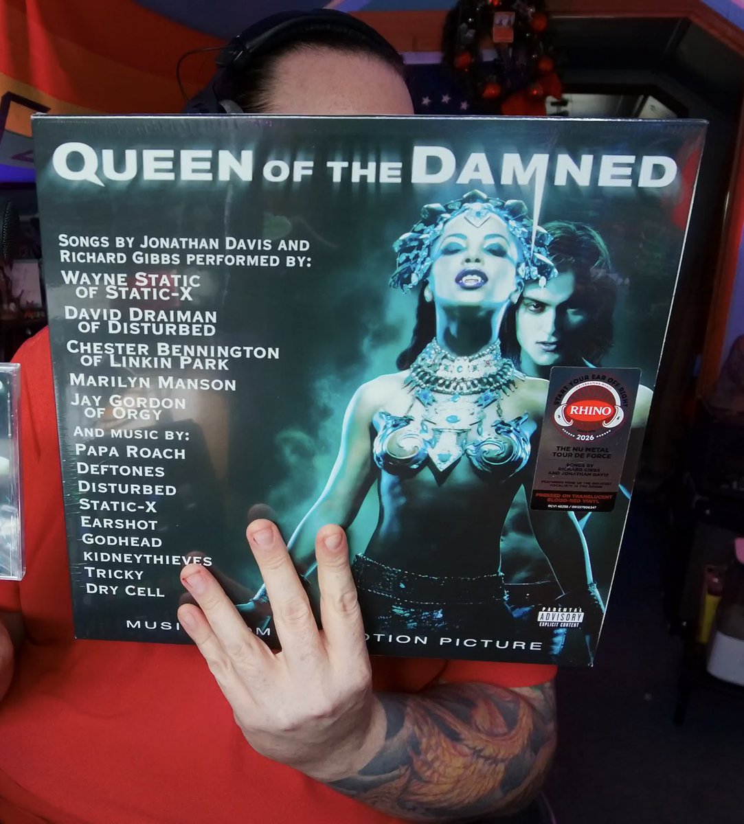 Dwoalin's tweet photo. @TheHorrorCat Indeed!  Even bought them both on vinyl.  So much of my musical taste was shaped with these two soundtracks ☺️ https://t.co/WVwPuwPKrU