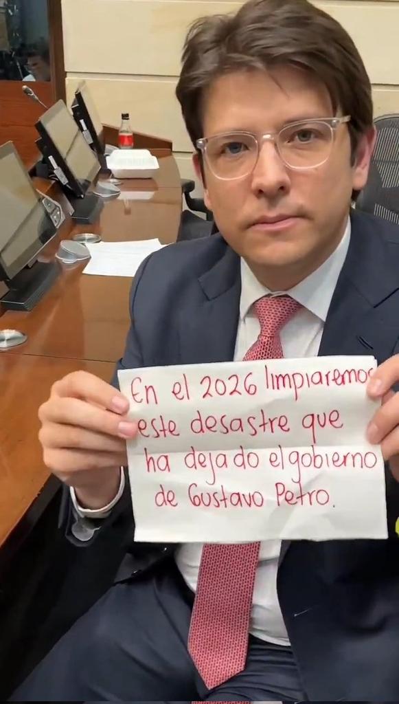 komodo22's tweet photo. @petrogustavo De esta homofobia Petrista nos liberamos en dos semanas
Firmes por la Patria 😎🐅🫡🇨🇴 https://t.co/Q2mqyVitBx