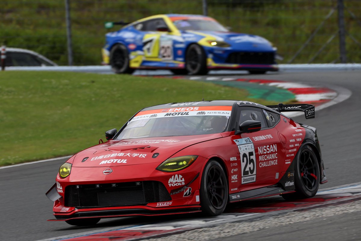 R_Quintarelli's tweet photo. 赤いNISSAN Z NISMO GT4で、また優勝できて、本当に嬉しかったです！
応援ありがとうございました！
#TeamZEROONE 
#S耐
#スーパー耐久シリーズ
#SuperTaikyuSeries
#富士24時間レース https://t.co/5sNNeLIyao