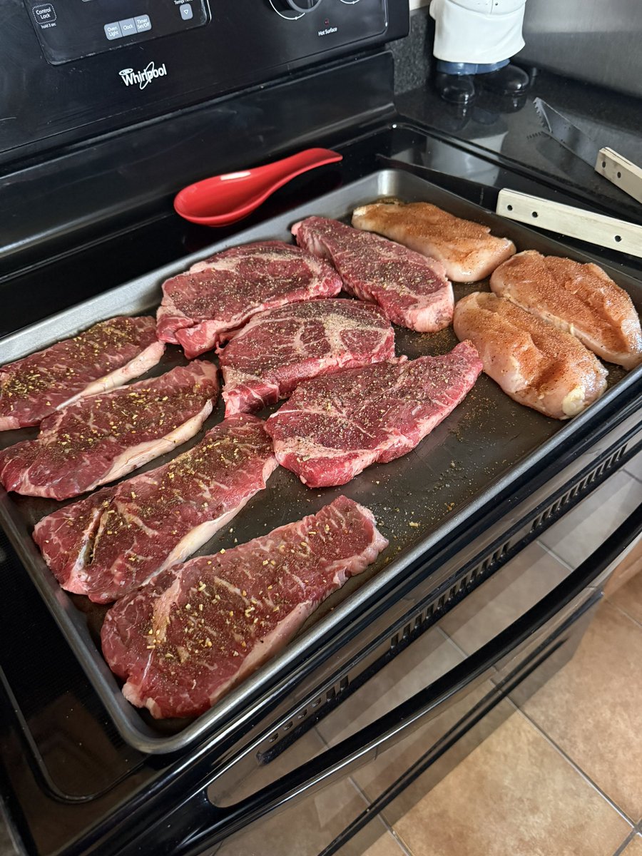 TheChamp033's tweet photo. Grillin time in Texas https://t.co/ouxtXnwRCL