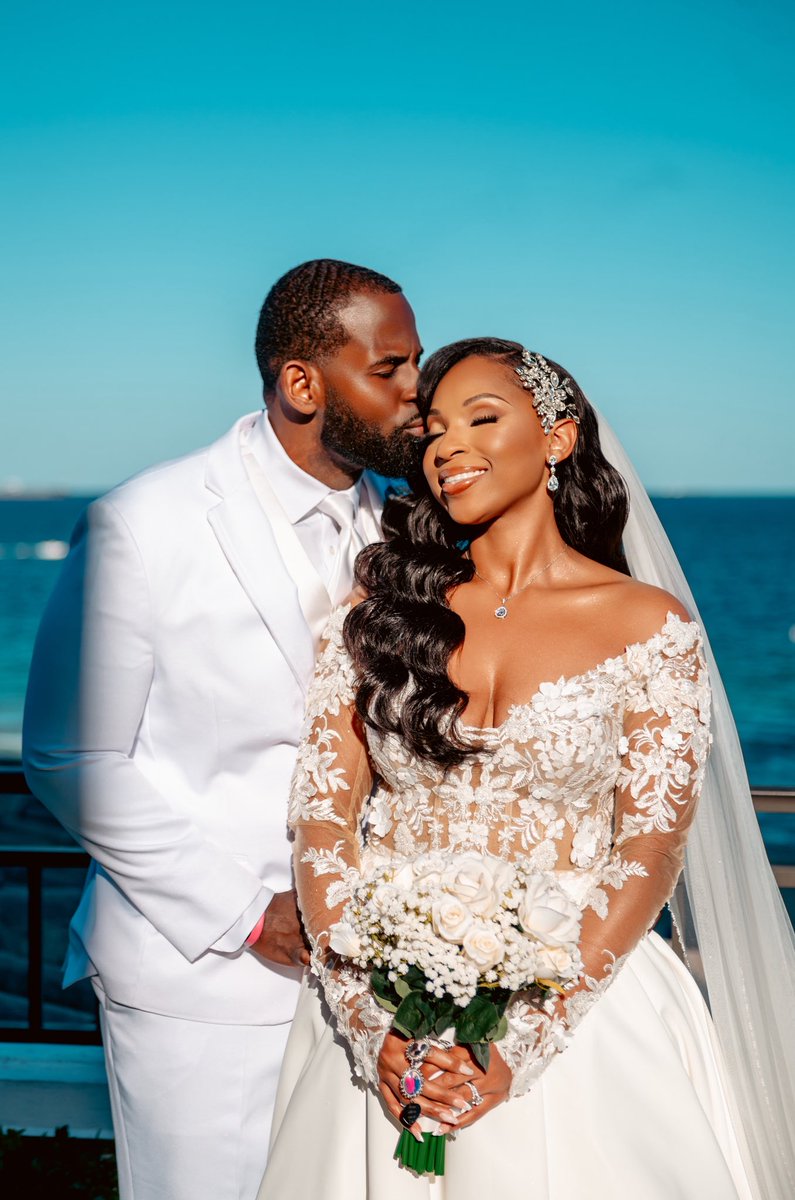shandydawkins's tweet photo. A little late sharing, but I recently got married and chose to elope privately. Grateful to have my one and only in this lifetime and next 🫶🏾

Dawkins ➡️ Shannon ♥️ https://t.co/ICldBb4QZv