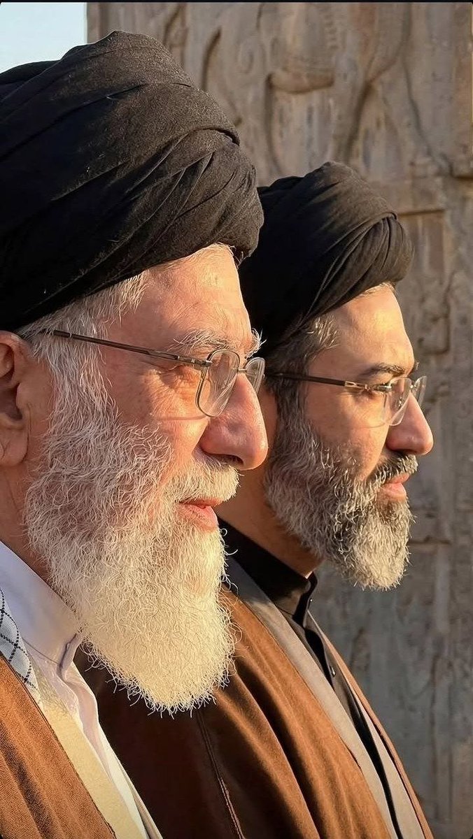 Orthodoxe's tweet photo. These two men, Shia Muslims and descendants of the prophet Magomed (as), protected true Christians 100 times better than the nations of "Post-Christian" Europe and all the Lebanese presidents combined since 30 y https://t.co/RqLWXUbADu