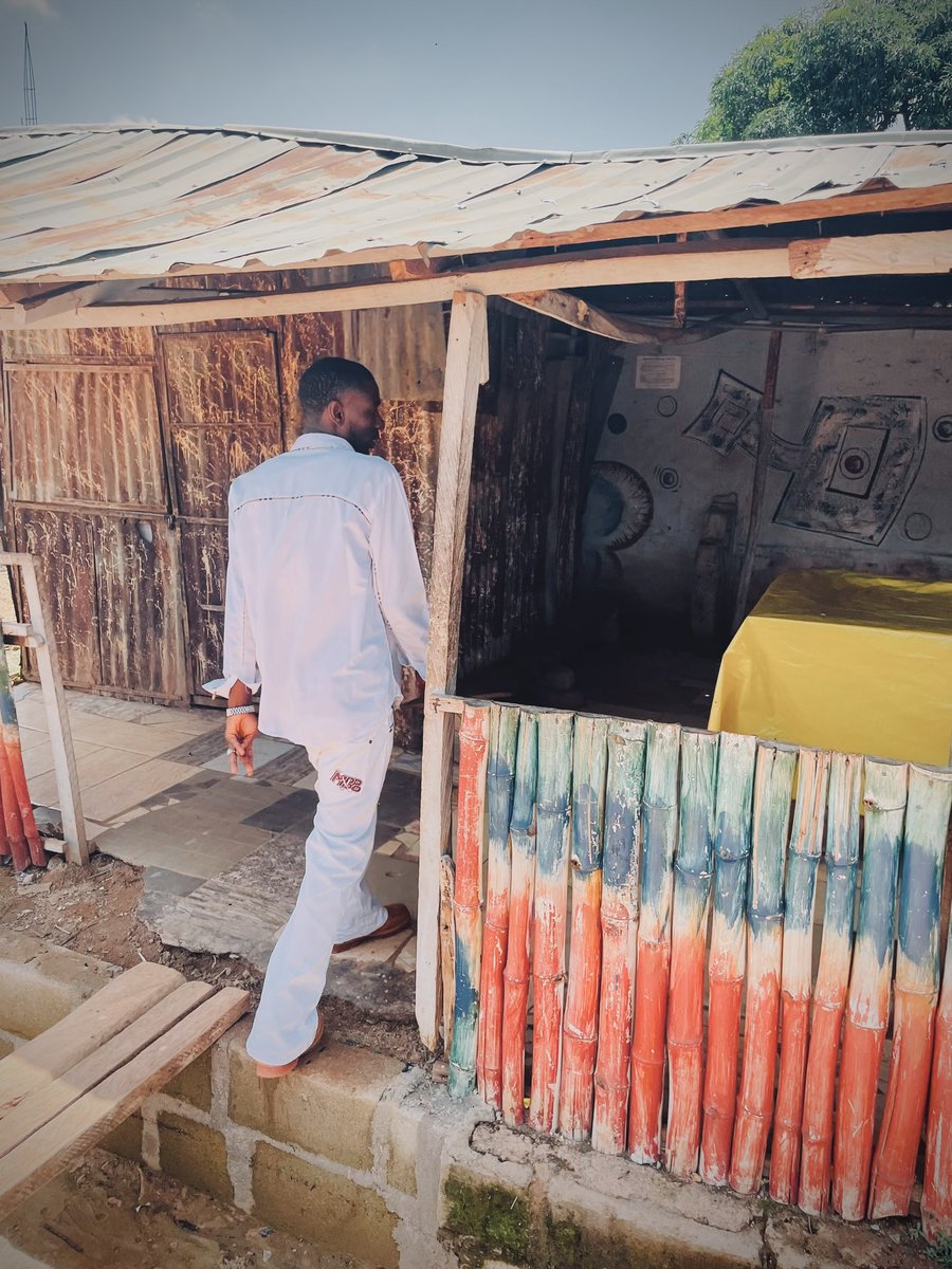 boskybillz_szn's tweet photo. Rocking MBB✂️ white long sleeve and flared pant https://t.co/k7s1w1iK4M