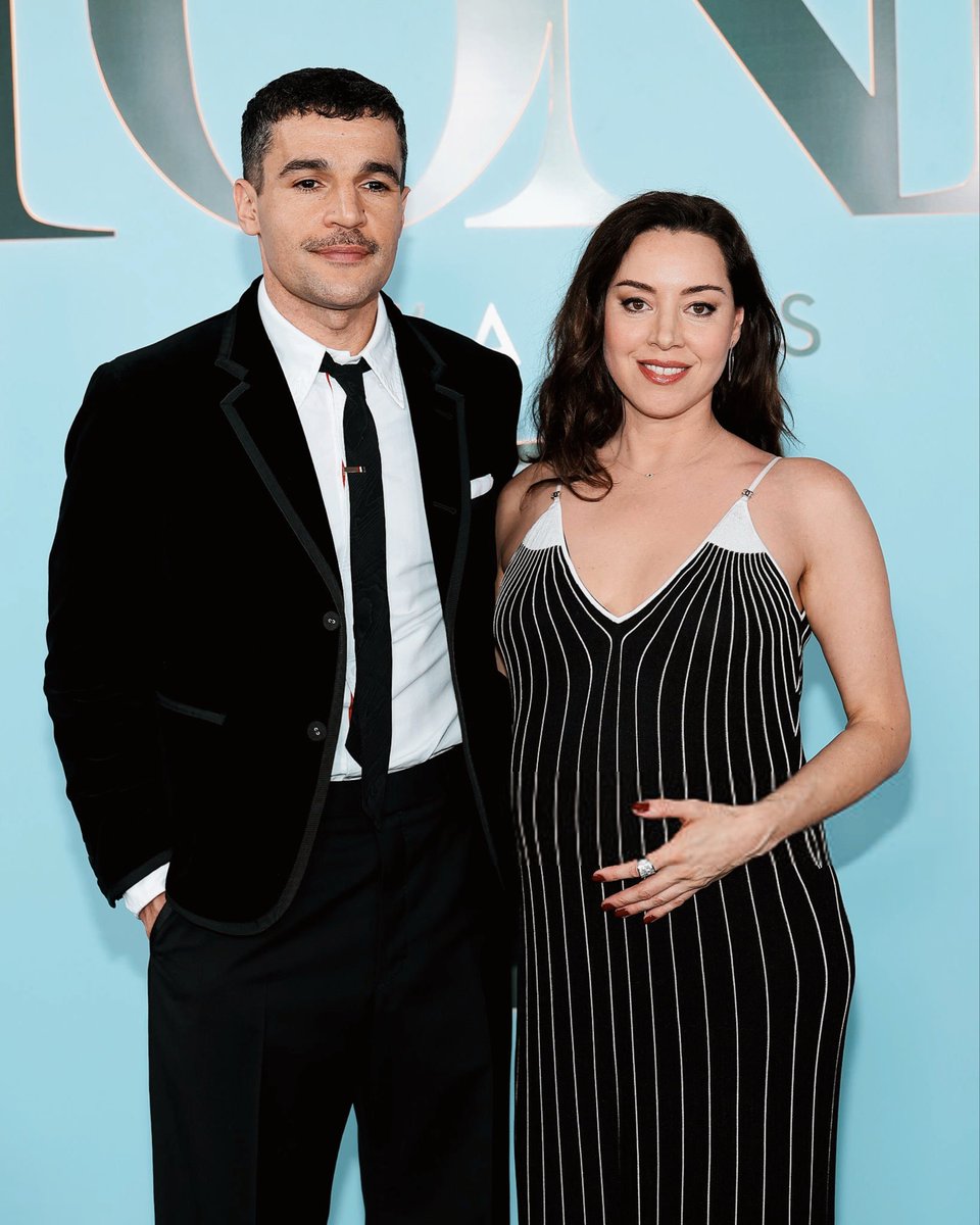 theplazaupdates's tweet photo. Aubrey Plaza and Christopher Abbott at Tony Awards https://t.co/aWhQYsiajR