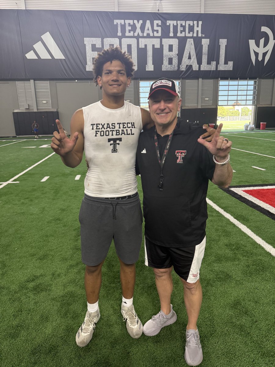 Braylon_micheal's tweet photo. After a good conversation with @JoeyMcGuireTTU  I’m extremely excited to announce my first Division 1 offer from Texas Tech Go Raiders!!
@That_Boi_Dhawk @_EliteProspects @Coachjacsmith @CoachBindel
@CoachCastles
@CoachBlacknall_
@coachg72
@hearn_coach
@Coach_Grayson21
@Nathaneelliott1 
@RecruitCelinaFB
@Coach_Grayson21