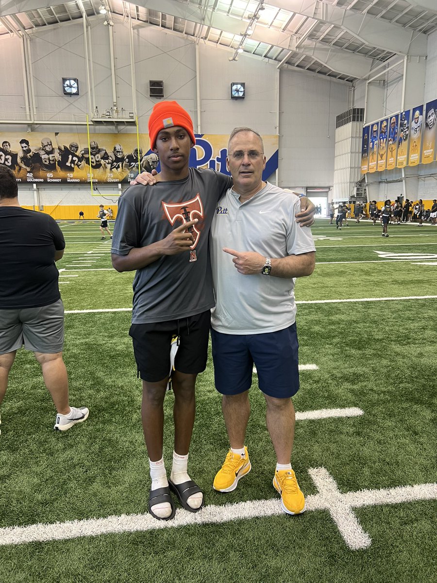 Jariuswynnjr_2's tweet photo. Great time at Pitt today. Thankful to @CoachDuzzPittFB and @Kb1Raw for their time—looking forward to continuing to build these relationships. https://t.co/agPQ6klTvT