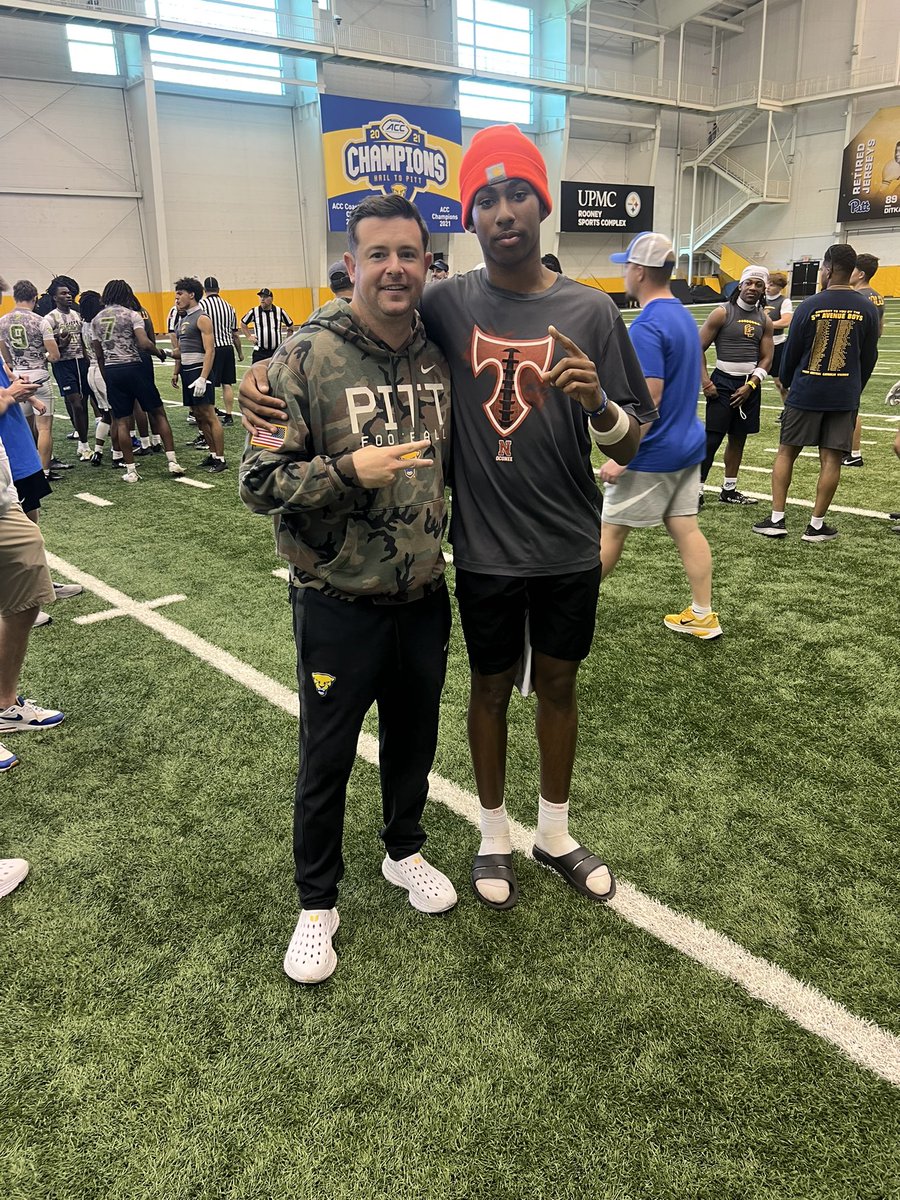 Jariuswynnjr_2's tweet photo. Great time at Pitt today. Thankful to @CoachDuzzPittFB and @Kb1Raw for their time—looking forward to continuing to build these relationships. https://t.co/agPQ6klTvT