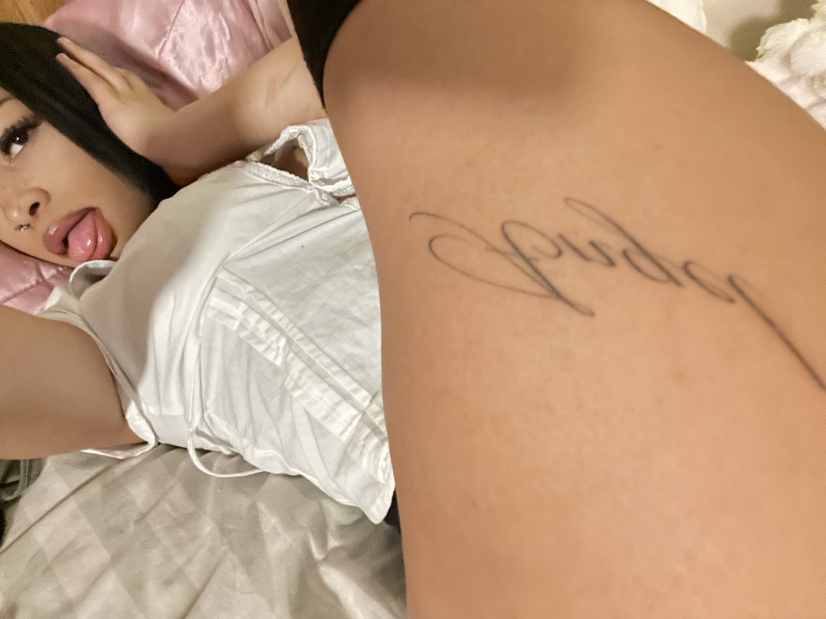 riri tweet media