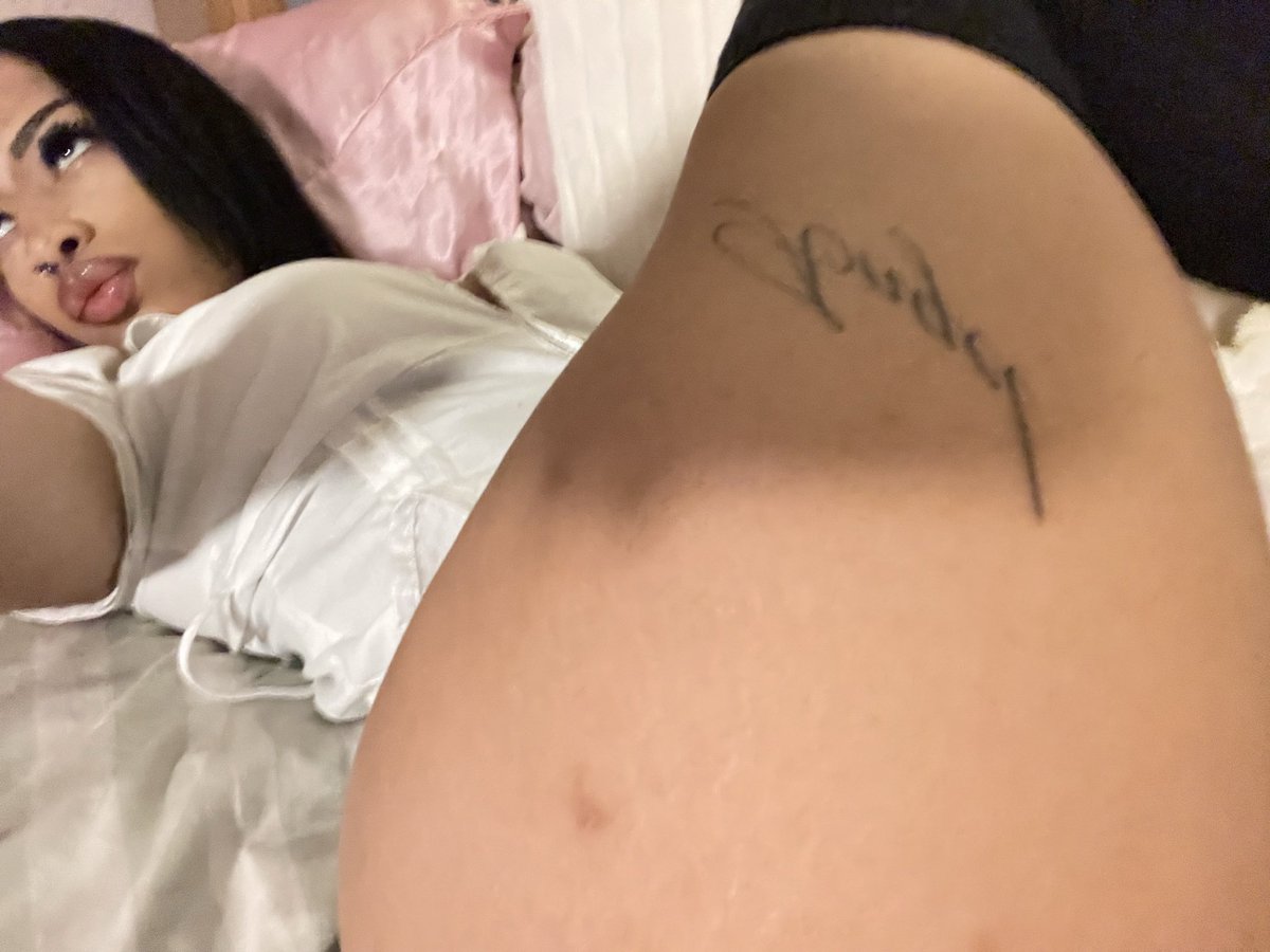 riri tweet media