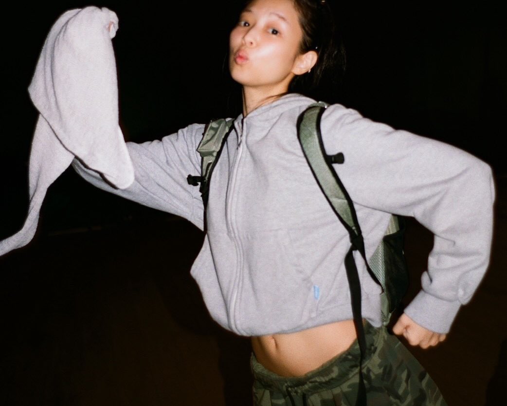 jennieteamkr's tweet photo. [📢] 제니 Governors Ball 공연 기념 해시태그 파티

잠시 후 오전 7:45 부터 시작합니다. 많은 참여 부탁드립니다 🙏 

◈ 해시태그 파티 : 6/8(월) 오전 7:45 시작 (KST)
◈ 공연일시 : 오전 8:45 (KST)

태그라인 
JENNIE HEADLINES GOV BALL

해시태그
#.JENNIEGovernorsBall 
#.JENNIE https://t.co/GovczpyOjL