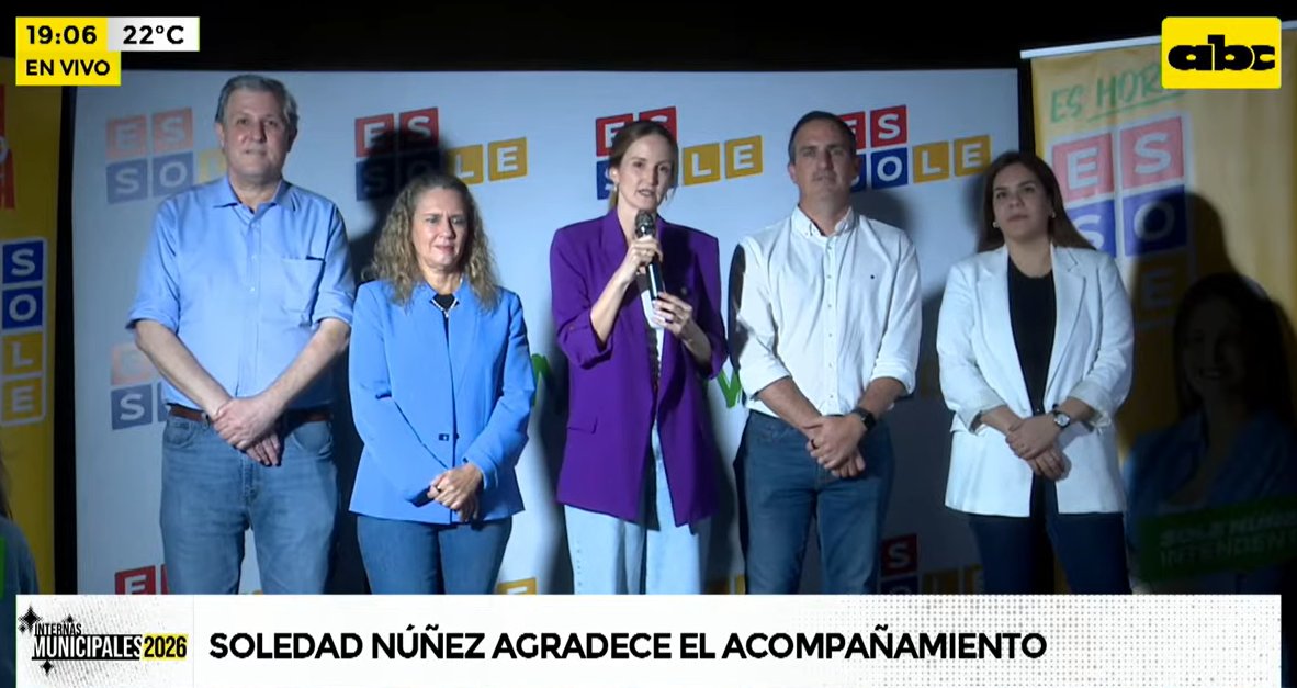 sergioauad1's tweet photo. Perdón... pregunto en serio, porque no tengo idea... 
Que está agradeciendo Sole? 
Participo de alguna votación? 🤣 https://t.co/aNjf2GHJ3a