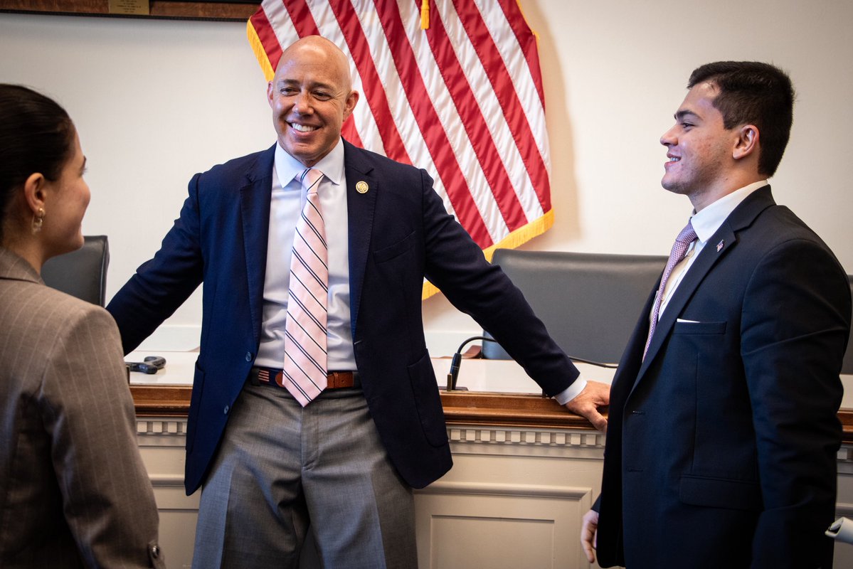 RepBrianMast's tweet photo. Whether you’re coming up to Washington for advocacy or just to see our nation’s capital, the best part about my job is welcoming the Treasure Coast to Congress. If you’re making the trip, let us know. https://t.co/dEfAQuLEpj