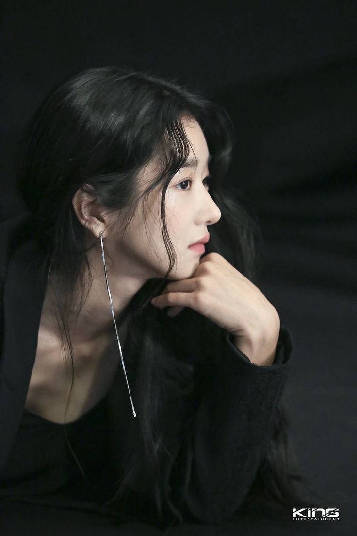YeajiObsession's tweet photo. that side profile keeps me gagged?!! https://t.co/mnYvXD4MSQ