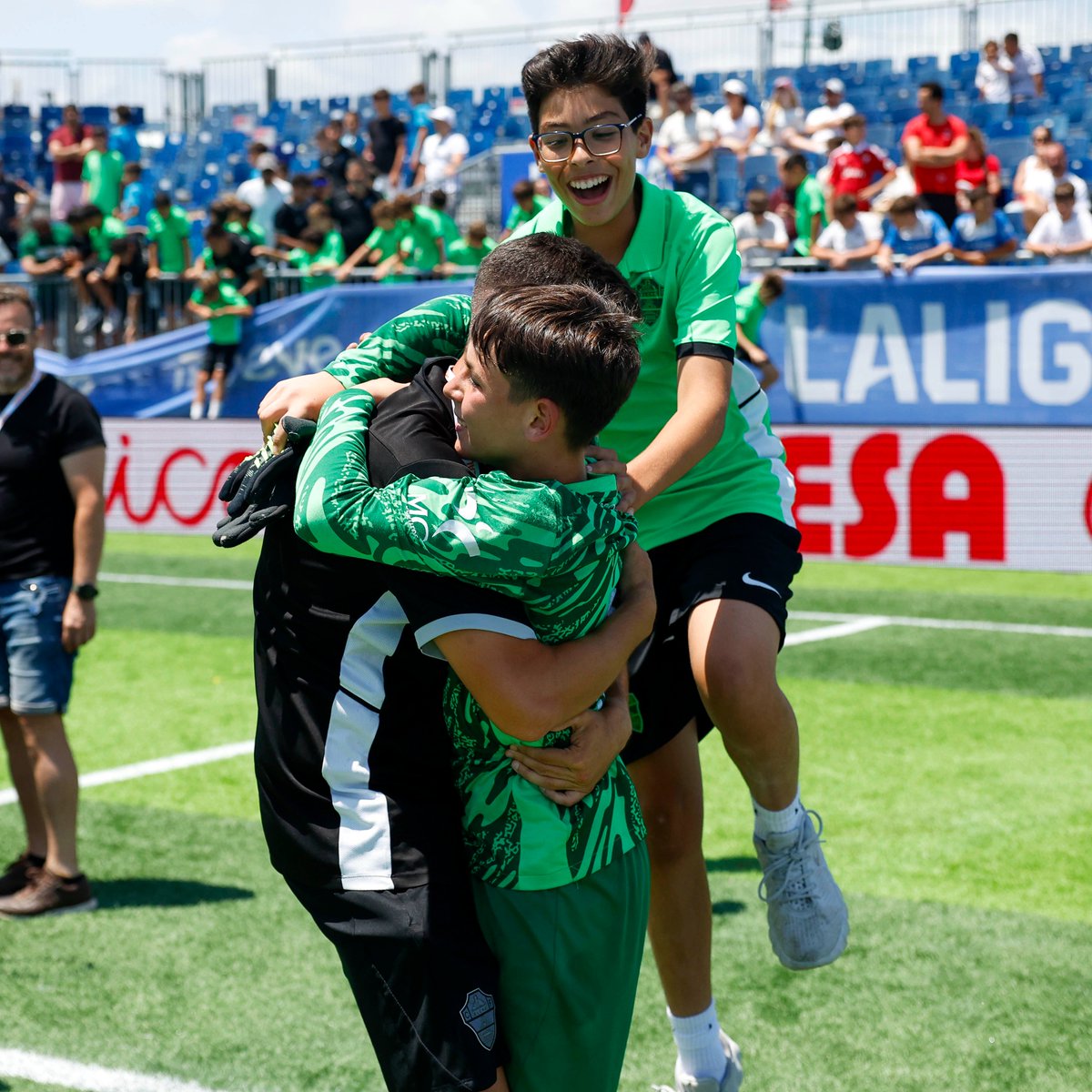 LaLiga's tweet photo. "𝐀 𝐋𝐎 𝐄𝐋𝐂𝐇𝐄" 💚

#LALIGAFCFUTURES | @futbolbaseECF https://t.co/kWDYC5zES6