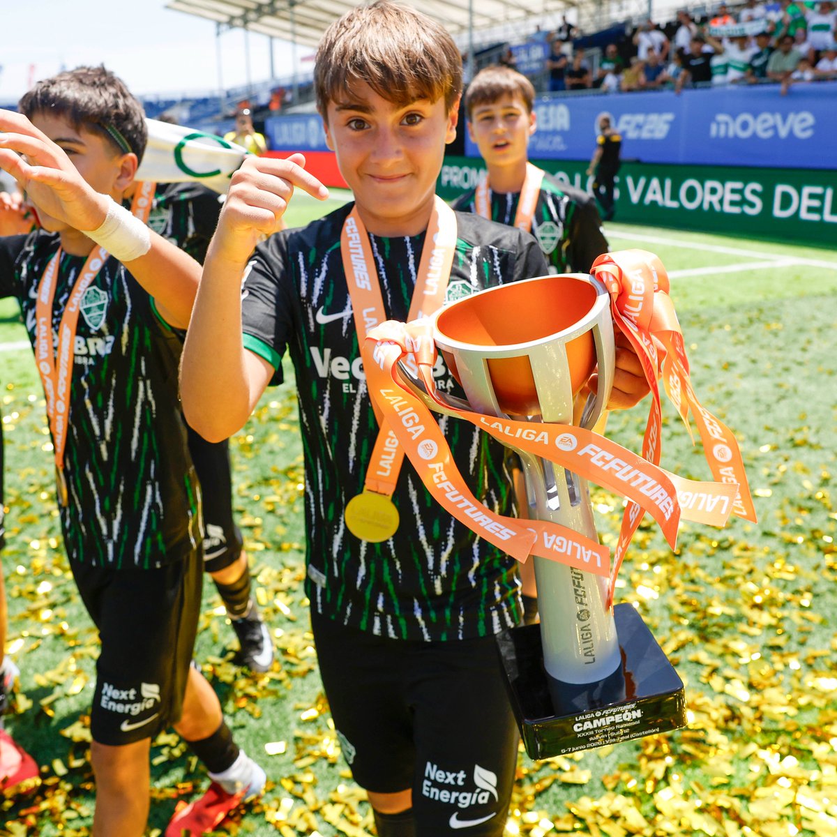 LaLiga's tweet photo. "𝐀 𝐋𝐎 𝐄𝐋𝐂𝐇𝐄" 💚

#LALIGAFCFUTURES | @futbolbaseECF https://t.co/kWDYC5zES6
