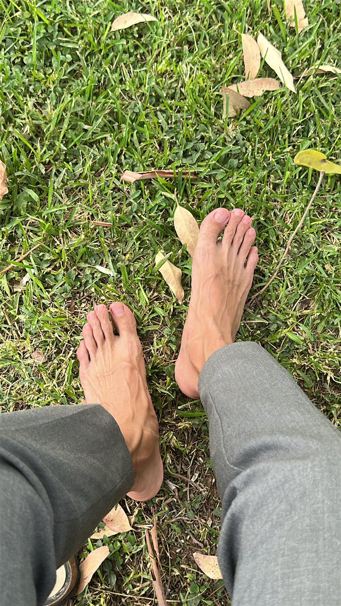 latinboyfeet_'s tweet photo. 😍 https://t.co/6bCEO4XJFg