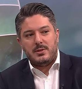 fenershdow's tweet photo. Hakan Safi'ye sonuna kadar saygı duyuyorum ama bu karaktersize iki çift lafım var.

Dostluk ortamında geçen seçimin seyrini değiştirdi. Düşmanca stratejileri ile Safi'ye büyük zarar verdi. Eskiden kendisini çok severdim ama artık nefret ediyorum. https://t.co/CbW9uhPdKQ