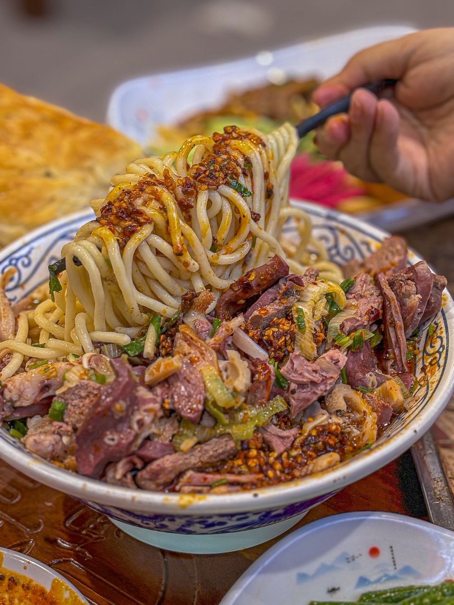 CJReeves69's tweet photo. This hidden gem noodle shop in downtown has the chewiest hand-pulled noodles and spiciest house broth—worth waiting 15 mins for! ， https://t.co/7Fi8Zw3zXK