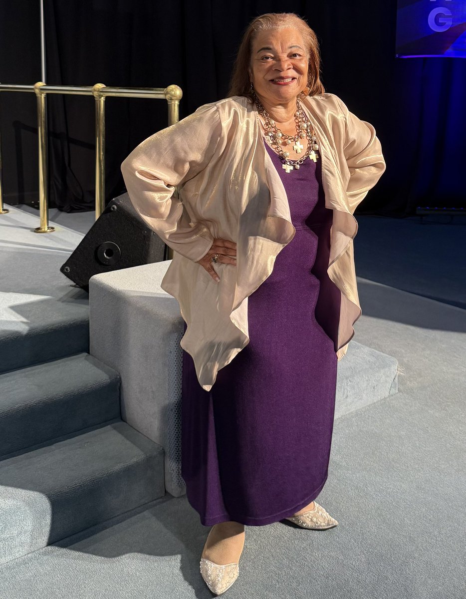 AlvedaCKing's tweet photo. #SundayBlessings https://t.co/dF2CHOsjfM