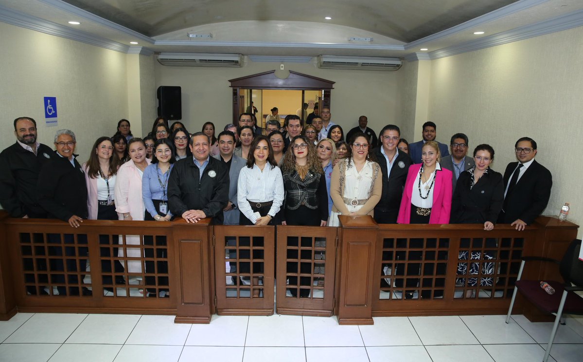 PJEdomex's tweet photo. #Comunicado📄
PJEdomex renueva mobiliario en 21 edificios con inversión superior a 74 mdp

●Se priorizaron áreas encargadas de impartir justicia para elevar la eficiencia en la atención a la ciudadanía.

Conoce más información ⬇️⬇️
https://t.co/kNl1Kb5BFb https://t.co/c4jj2lDIom