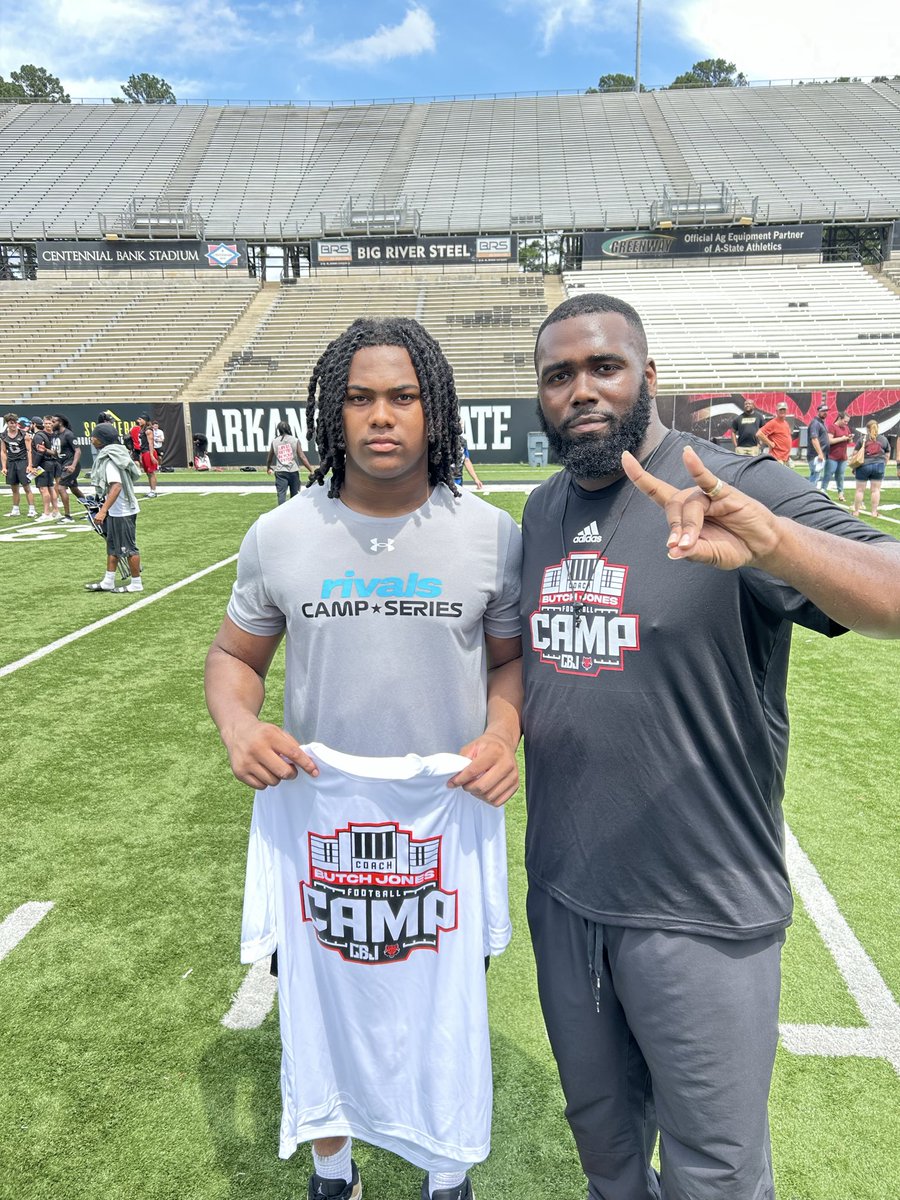 DariusMccuiston's tweet photo. had a good experience at the arkansas state camp today! learned alot at this camp🔥@CoachRPittman @MMrob75 @AStateFB @NHS_RaiderFB https://t.co/gLOdDWiLDK