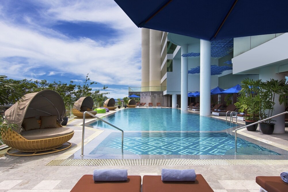 IMPT_token's tweet photo. Le Meridien Kota Kinabalu sits where the South China Sea meets Sabah's capital.
The waterfront here catches light differently — something about the mountain backdrop.

Book through IMPT — offset included. https://t.co/I7z9o1r4Qf