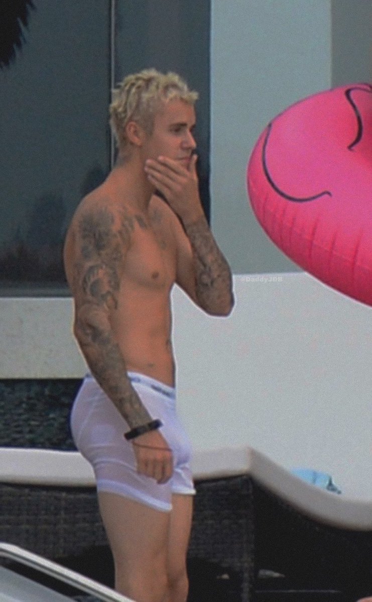 theasherbieber's tweet photo. justin bieber's 🍆 and 🍑… that’s it, that’s the tweet. 🥵🥵 https://t.co/t1yroxuL5u