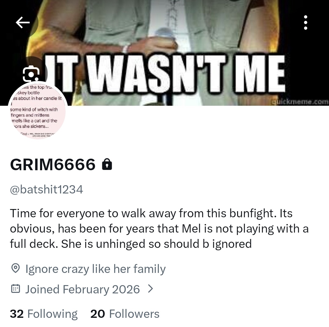 CallOutSockSpud's tweet photo. @janelvis77 @batshit1234 Jane do you think Gillians bio is ok? Do you think it's acceptable for her to talk about my family in that way? Do you think it was ok for her to talk about my then 9 year old daughters t1ts? 

Be careful you are entering further into the hornets nest with that one 😬 https://t.co/chmXExnTo3