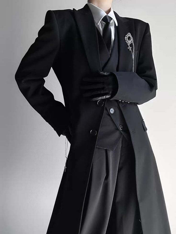 sweetchewydango's tweet photo. Calebs outfit 4 the rumoured horror multi PLEASE https://t.co/jun6uXfgiq