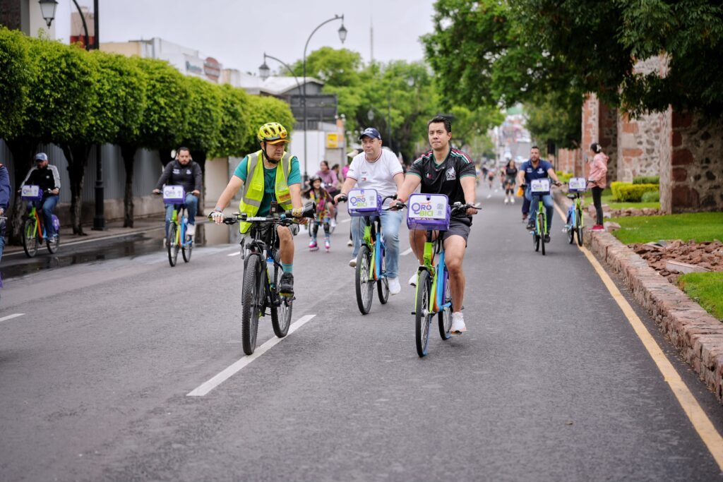 aiplaymx's tweet photo. Vía Recreativa en Los Arcos reúne a 1,600 asistentes durante jornada por el Día Mundial de la Bicicleta 

La actividad incluyó recorridos ciclistas, préstamo de bicicletas y espacios recreativos en una vialidad temporalmente libre de vehículos motorizado… https://t.co/NLDkiXAoJo https://t.co/bThhXrAiHT