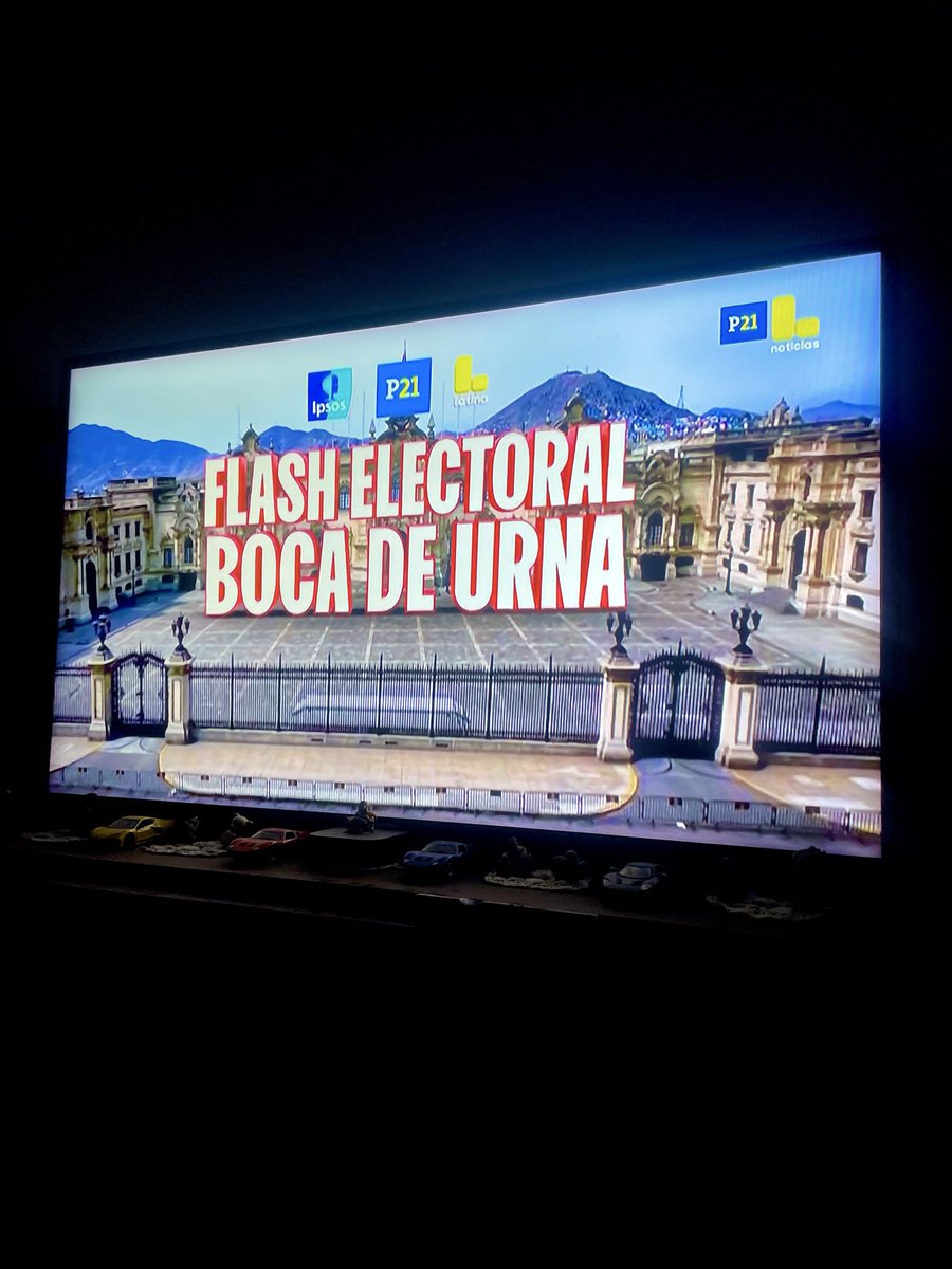 lamari_pe's tweet photo. 🗳️ #Elecciones2026 #Perú

Primer flash electoral a boca de urna tras la segunda vuelta presidencial.

Según las encuestadoras, la diferencia entre Keiko Fujimori y Roberto Sánchez es mínima.

A la espera del conteo rápido y los resultados oficiales de la ONPE. https://t.co/kDv6VFt90A