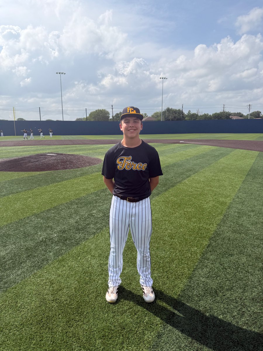 FiveToolSTX's tweet photo. F: FCA Force 19, Marucci Elite TX Vicknair 3
PoG: Levi McPherson 3-3, 4R, 2 RBI
Notable: Reagan Lewis 1-2, 3R, 3 RBI
@LukeRigby42511 3-3, 2 2B, 3R, RBI https://t.co/DX4A9V3yki