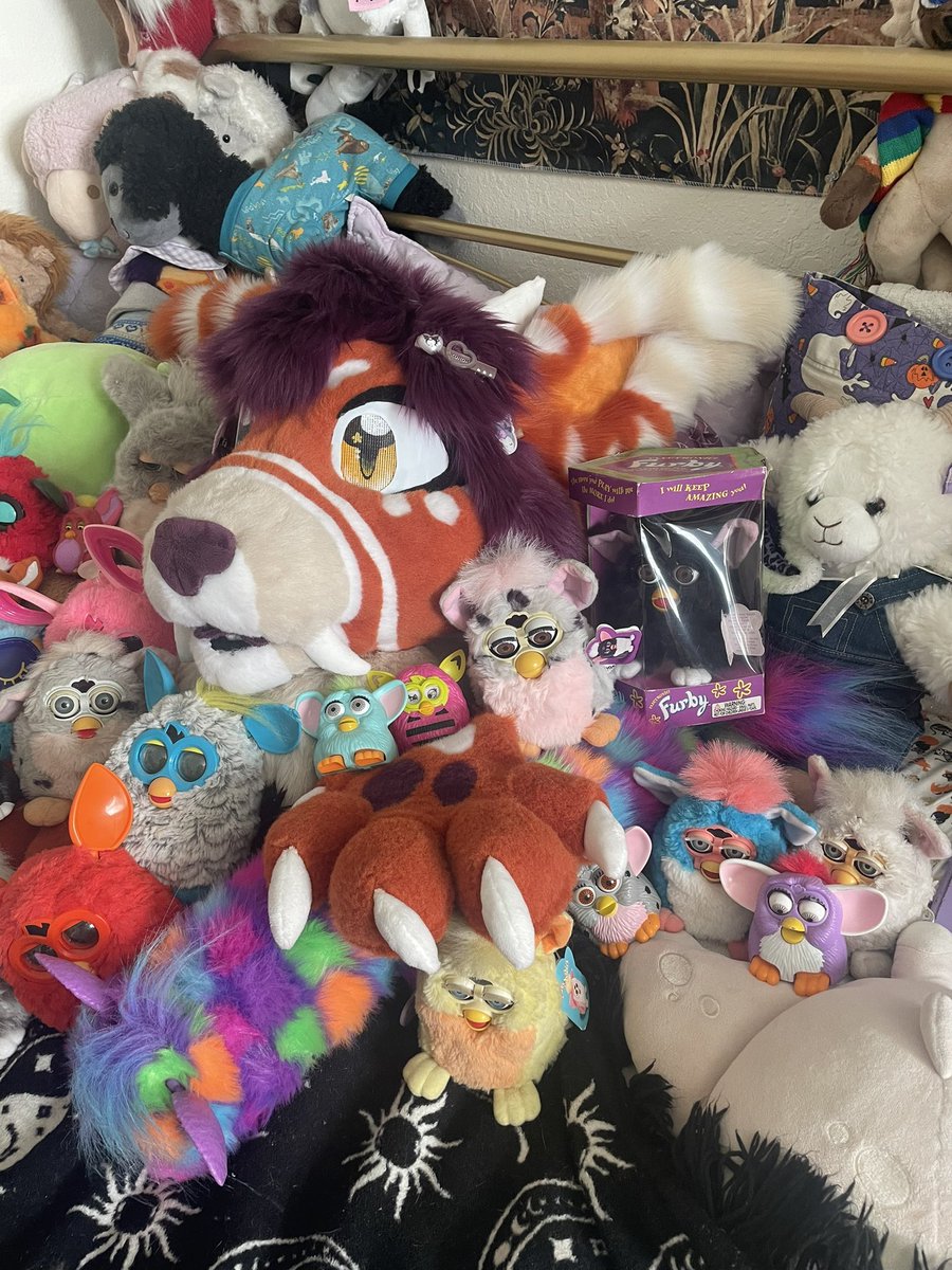 GrumpPng's tweet photo. I love my little serotonin creatures, and trust them with all my life’s secrets which they protect with their lives (and souls)
My army must grow every other month or else I’ll wither away 💖🤧
#fursona #furryfandom #furby #fursuitfriday #fursuit https://t.co/syxb69R3zR