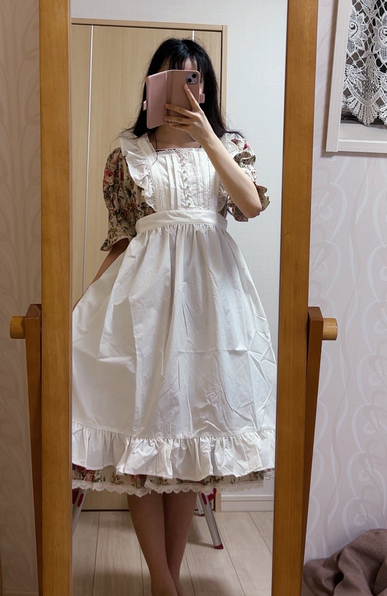 shigure_gi_'s tweet photo. しまむらでコラボのエプロン受け取ってきた！
手持ちのお洋服に色々合わせてみた

#しまロリ https://t.co/bgdMt6k9X9