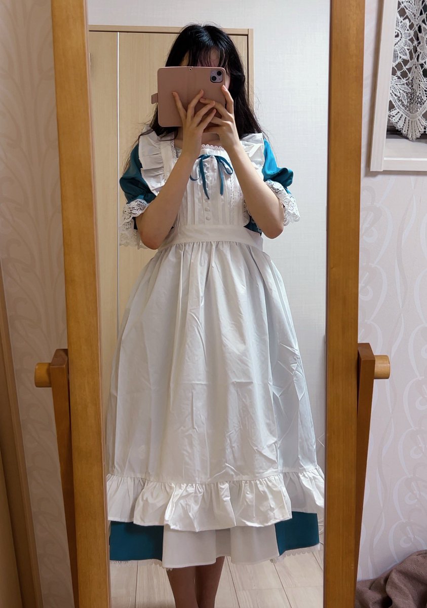 shigure_gi_'s tweet photo. しまむらでコラボのエプロン受け取ってきた！
手持ちのお洋服に色々合わせてみた

#しまロリ https://t.co/bgdMt6k9X9