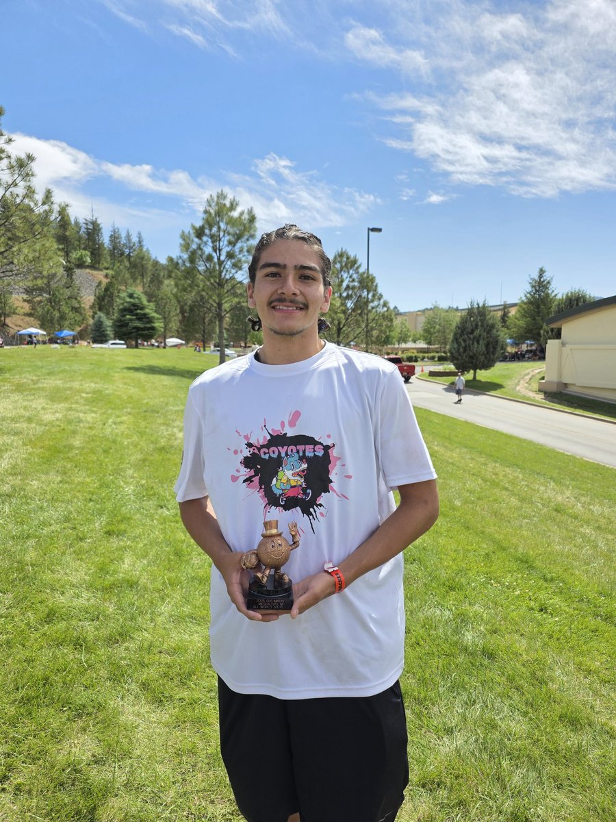 Joanna_TISD's tweet photo. Coyotes came to compete! 🐺🏀
Despite being one of the younger teams, our 15-, 16-, and 17-year-olds battled through 17–18 age bracket &amp; brought home 3rd place at Gus Macker Mescalero! Proud of the grit, determination, &amp; toughness these young men showed all weekend. #TISDProud https://t.co/n1FimTHgTy